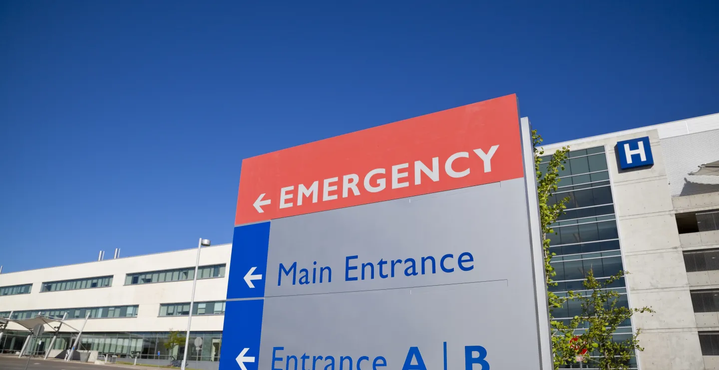 Emergency department hospital sign