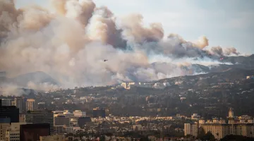 smoke coming from the hills in Los Angeles